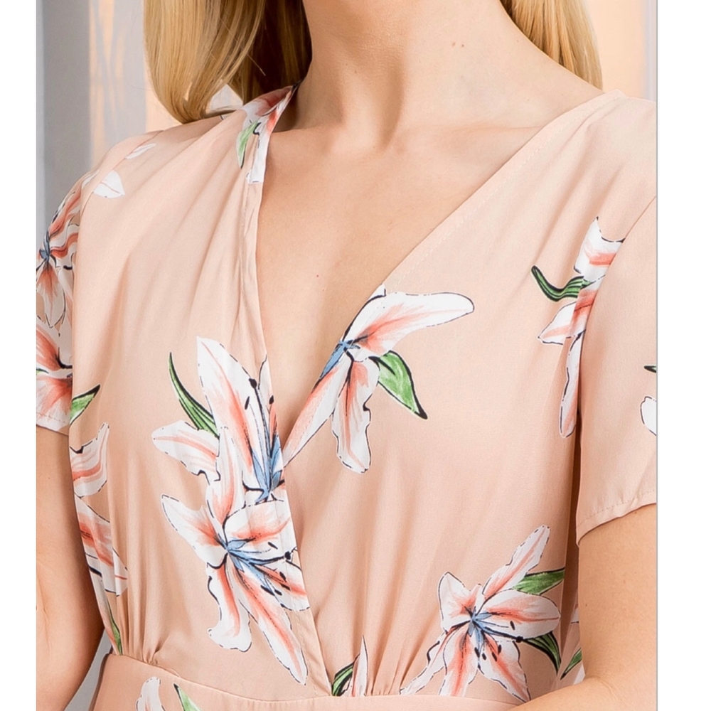 AUDREY 3+1 Gorgeous Blush Floral Short Sleeves Jumpsuit - Picture 3 of 5